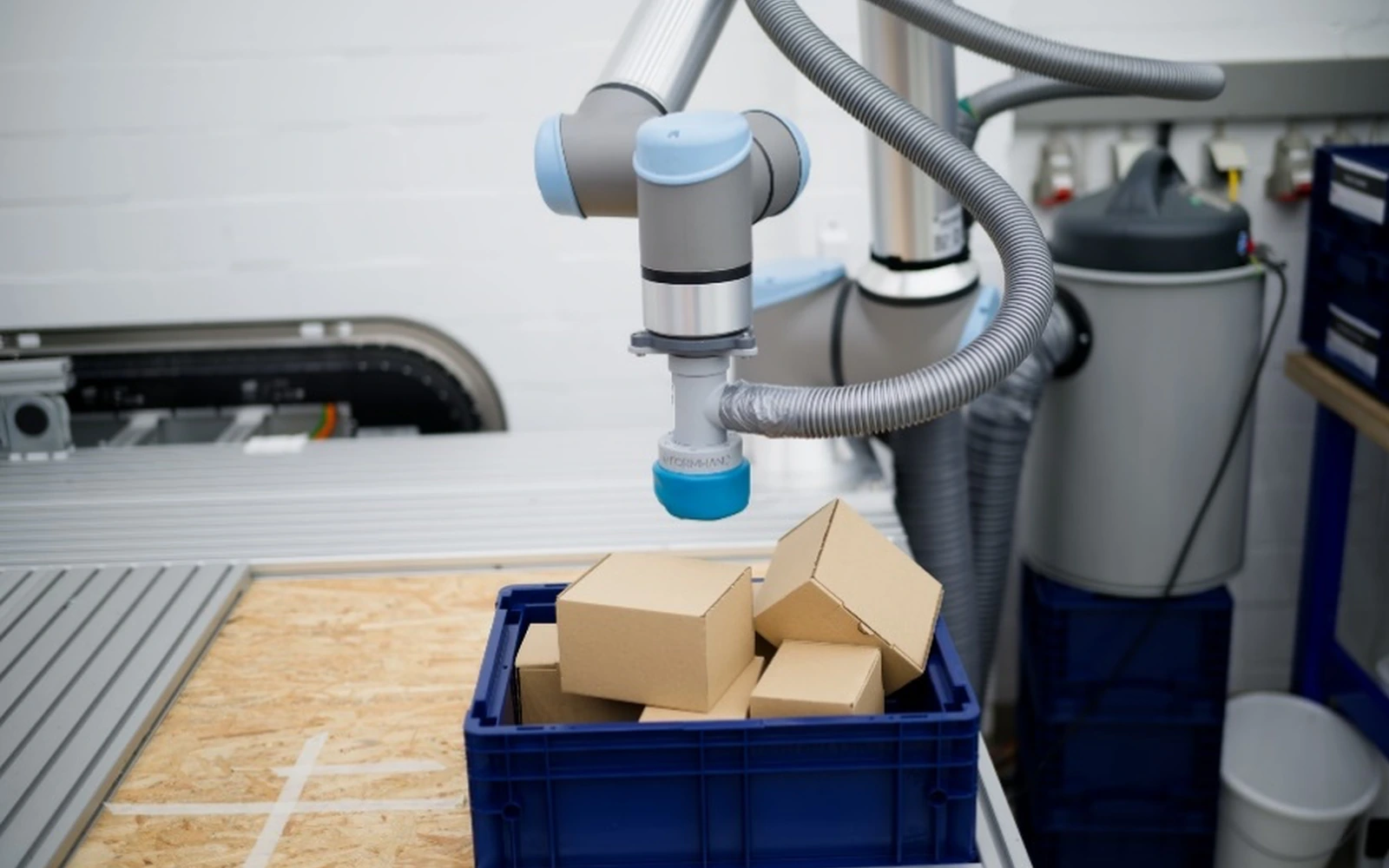 Cover visual for Force-Based Object Dimension Estimation in Practical Bin Picking Scenarios